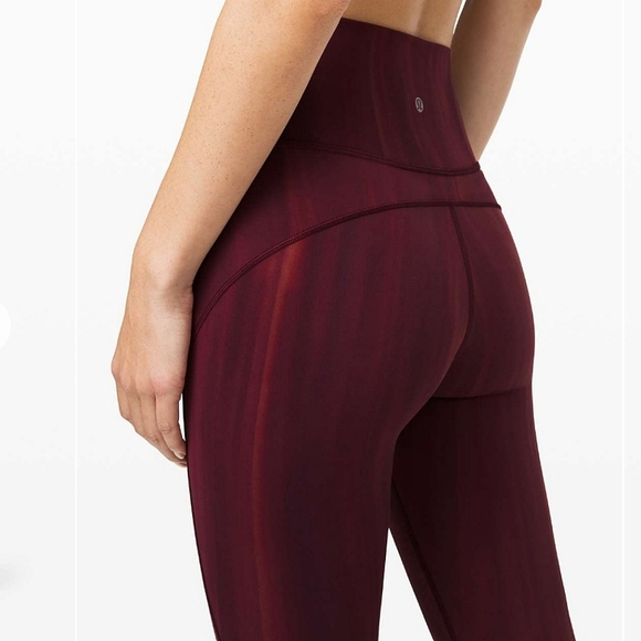 Lululemon In Movement Tight 25" *Everlux Linear Spray Dye White Garnet Size 12 - Picture 2 of 11